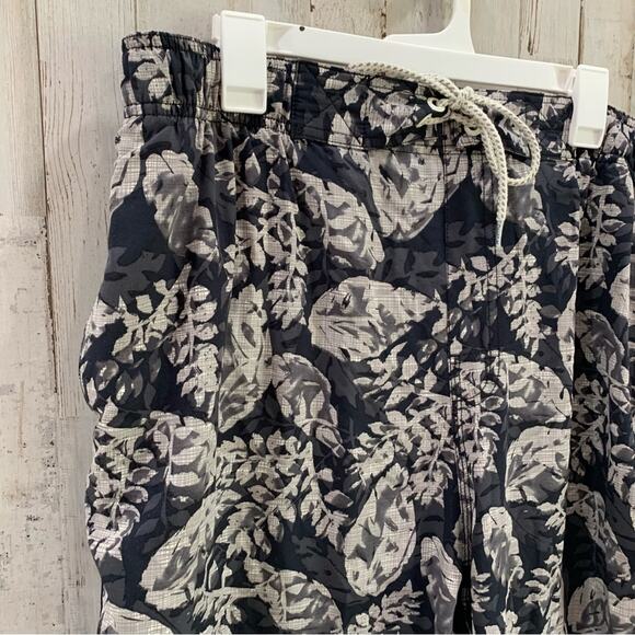 Coolibar Island Swim Trunks UPF 50+ Tropical Leaf Pattern Hawaiian Print - Picture 2 of 9